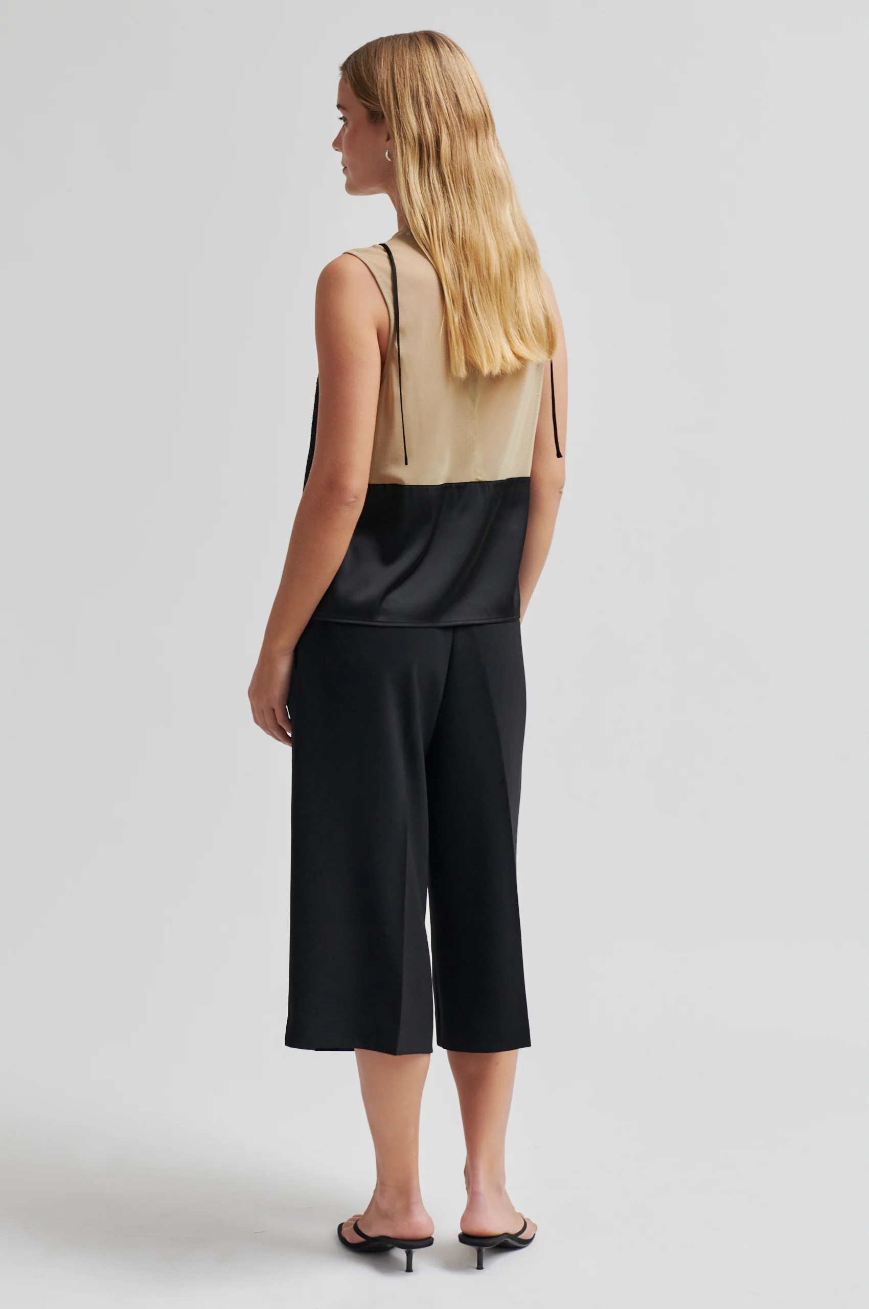 Flore Bermuda Shorts - Image 6