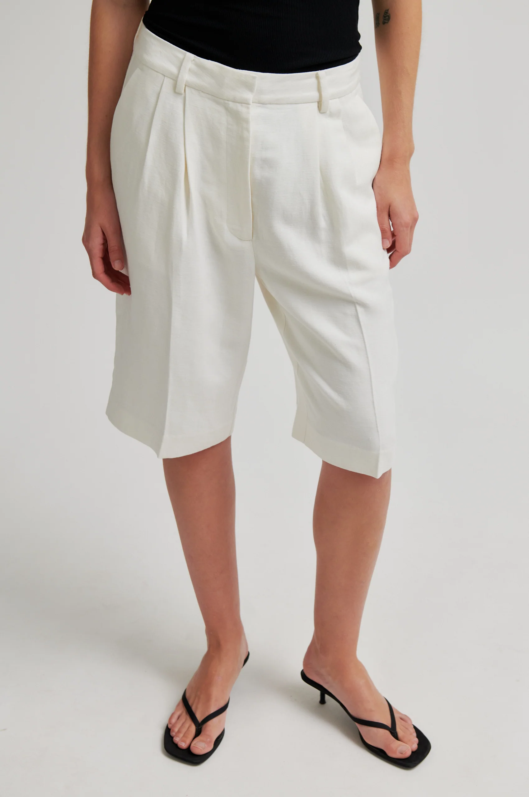 Lino Shorts - Image 2