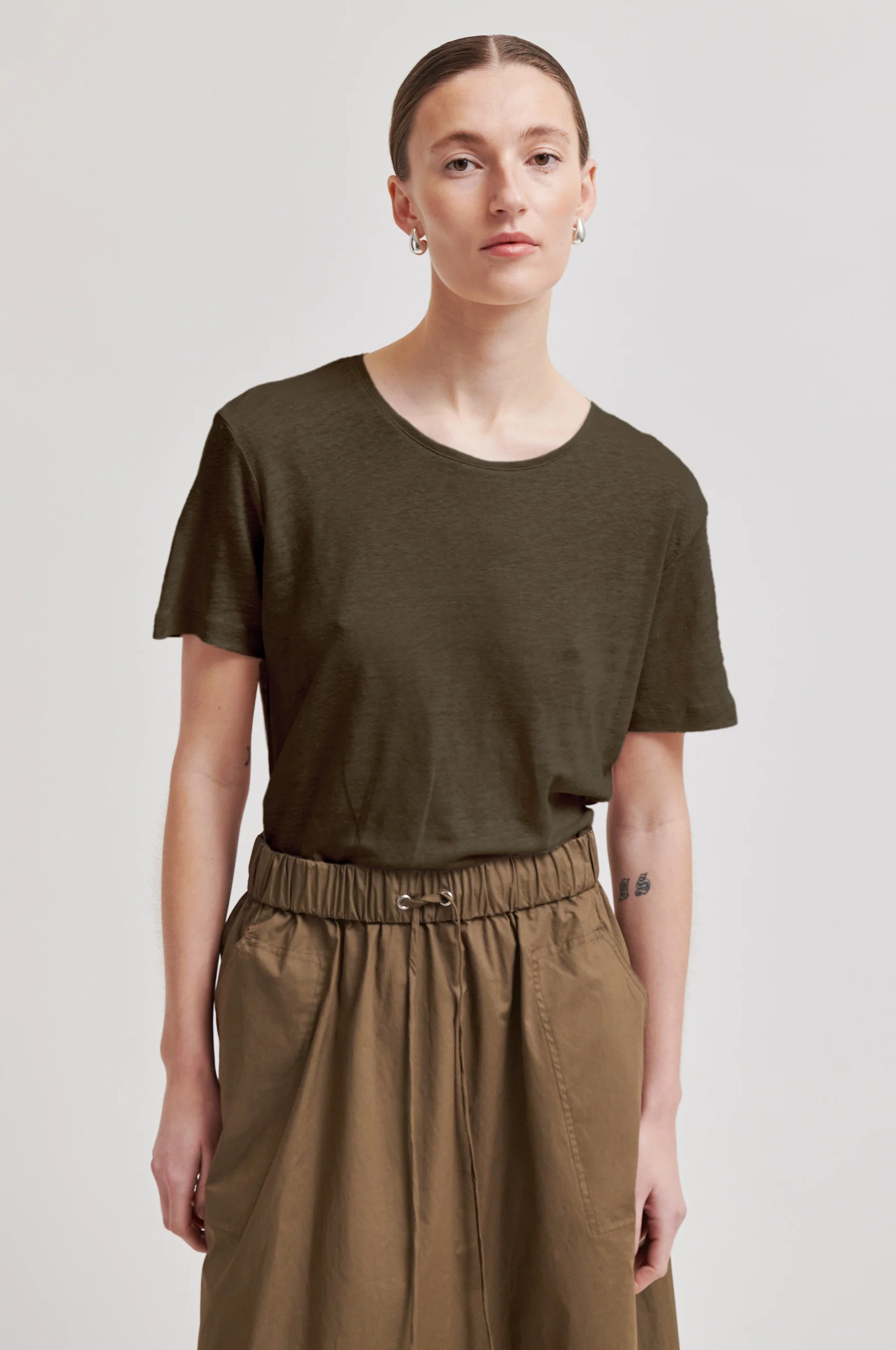 Peony O-Neck New Tee - Image 3