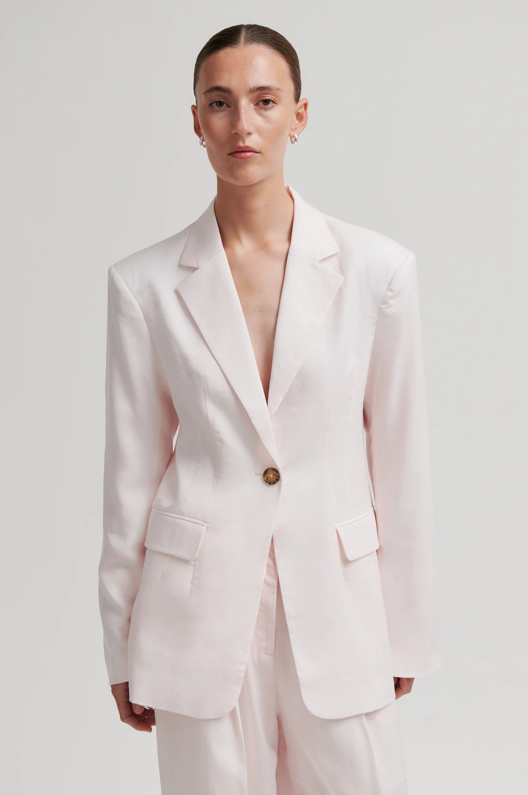 Refined Fitted Blazer