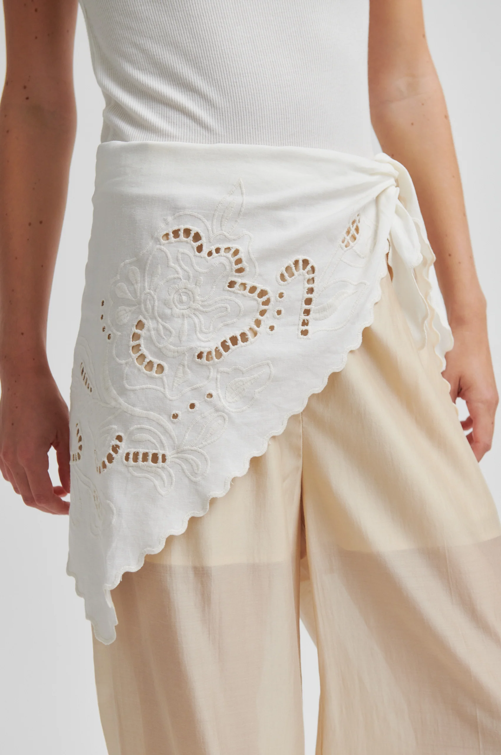 Vilea Hip Scarf - Image 6